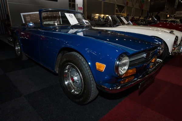 British six-cylinder sports car Triumph TR6, 1973