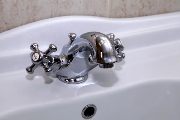 Modern bathroom faucet