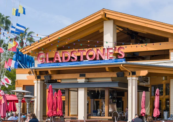 Gladstone\'s Restaurant Exterior and Sign