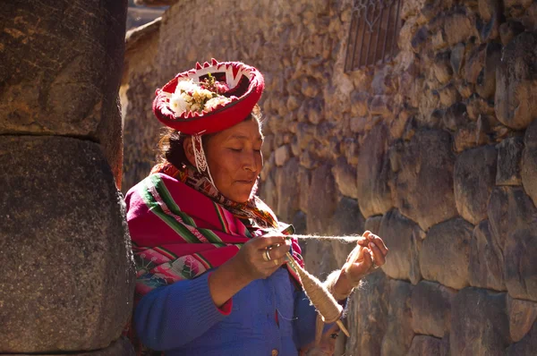 Native woman. Ollantaytambo, Peru