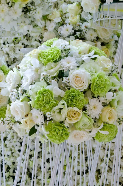 decorative flowers for wedding ceremony