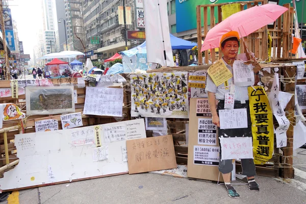 Hong Kong democracy protesters are fighting off their chief exec