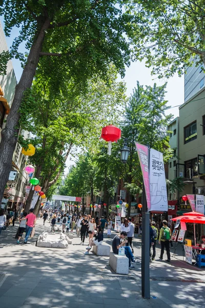 SEOUL, SOUTH KOREA - MAY 16 Insadong street in South Korea on May 16, 2015 in Seoul, South Korea. Insadong street is famous about shopping and fashion in Traditional style