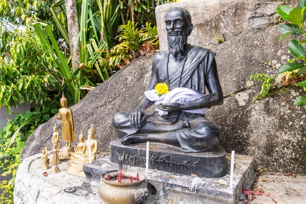 Statues near Big Buddha monument