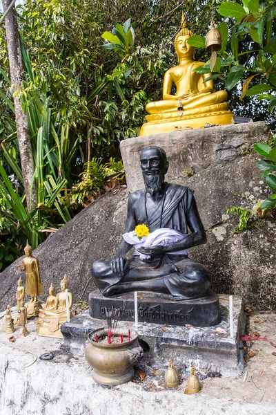 Statues near Big Buddha monument