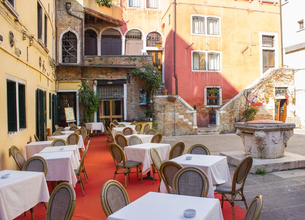 Venice, romantic restaurant
