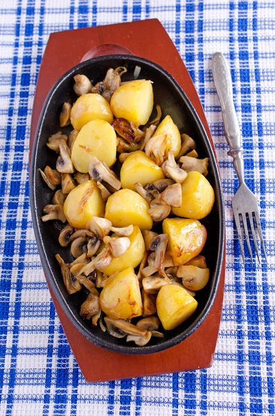 Potatoes with mushrooms