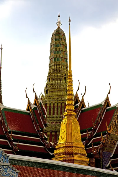 thailand asia   in  bangkok rain    roof wat  palaces     sky