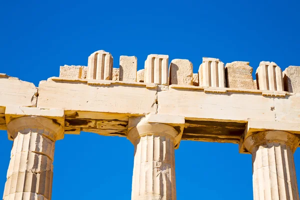 Historical    architecture and historical place parthenon