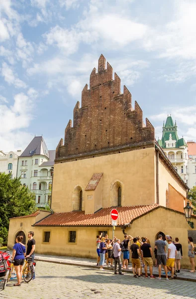 Tourists in front of the Old New Synagogue
