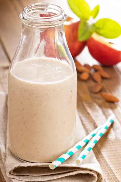 Apple Banana Cinnamon Smoothie