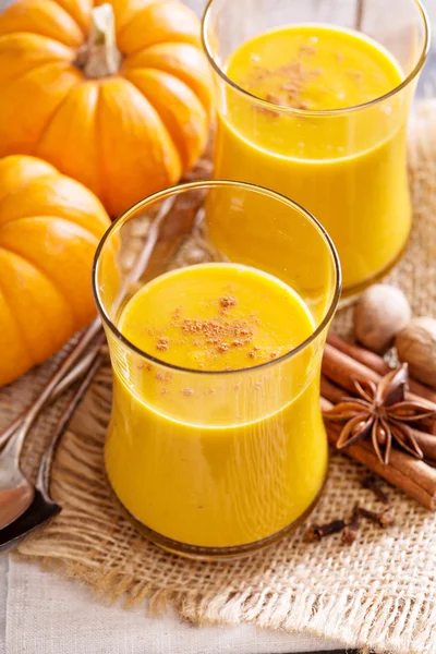 Pumpkin and orange spiced drink