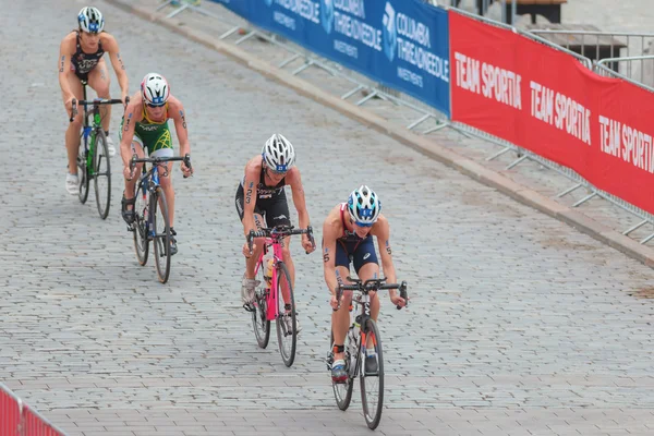 Helen Jenkins (GBR) leading a group at the Women ITU Triathlon e