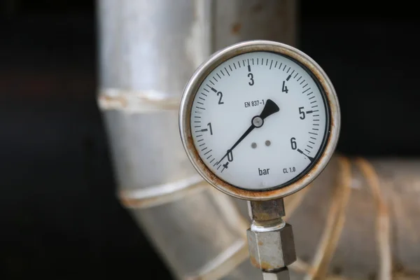Pressure gauge on oil and gas process for monitored condition. The gauge is one of tools for present or showed condition of process to Operator.