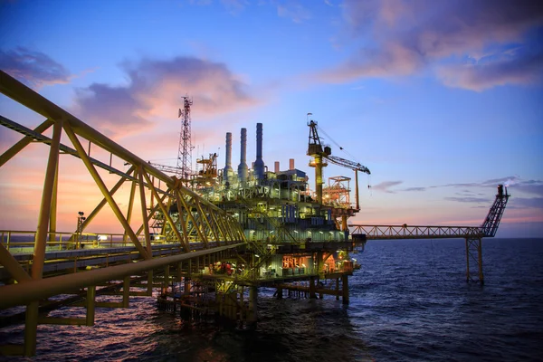 Oil and gas platform or Construction platform in the gulf or the sea, Production process for oil and gas industry