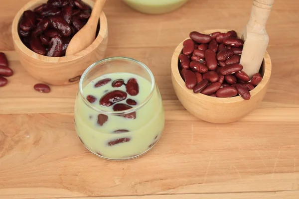 Soybean milk red beans