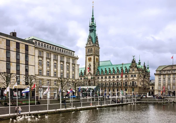 HAMBURG, GERMANY - MAY 1, 2016: Hamburg town hall and Alster river, Germany