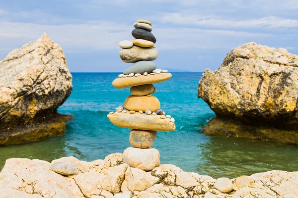 Balanced column made of rocks
