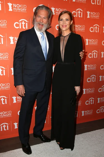 杰夫 · 布里奇,达秘 Stanchfield - 图库社论照片