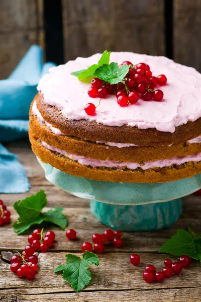 Oat cake with red currant.