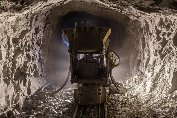 Underground mine loading machine