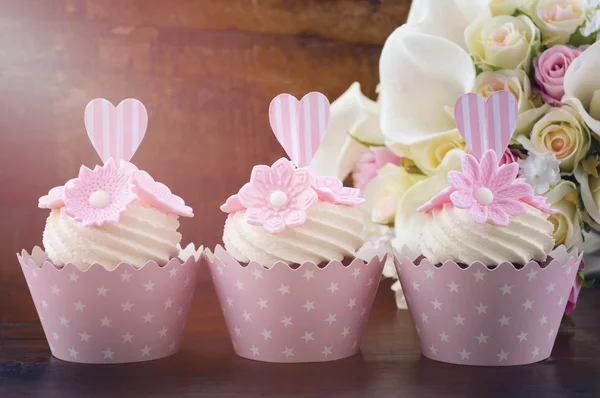 Wedding Day shabby chic style pink cupcakes