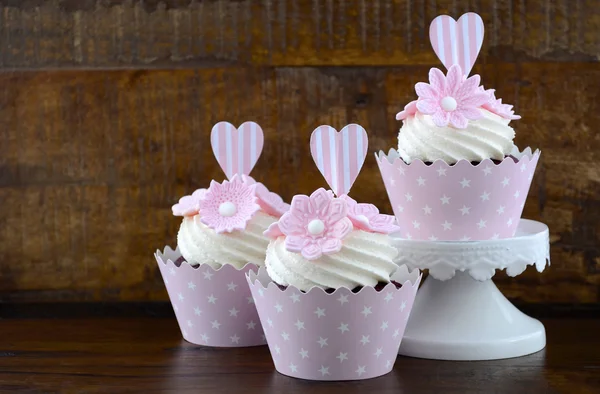 Wedding Day shabby chic style pink cupcakes