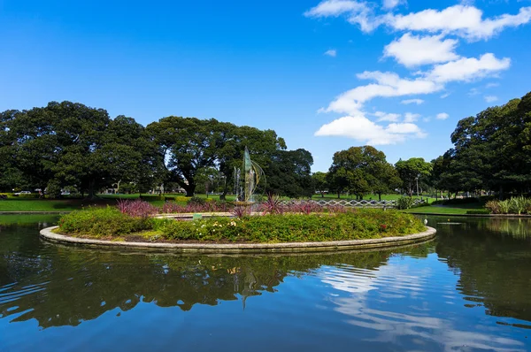 City pond and fountain, Sydney University park