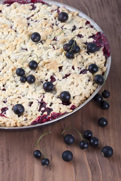 Sand cake with black currant.