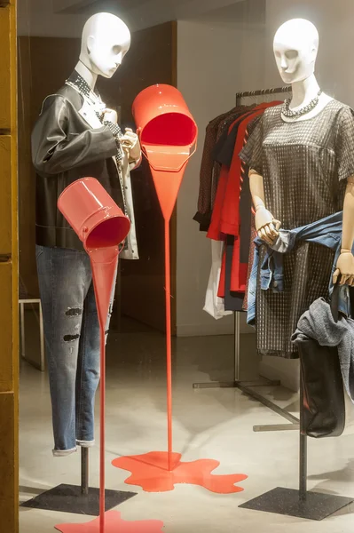 Fashion retail display