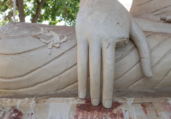Broken Finger The Buddha