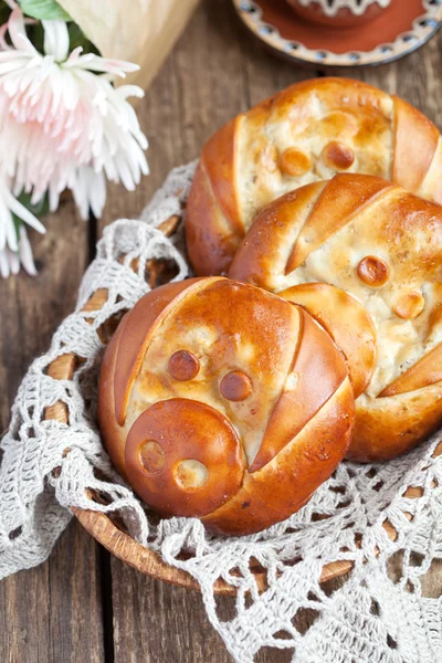 Funny food: homemade buns with apple filling in the form of pigs