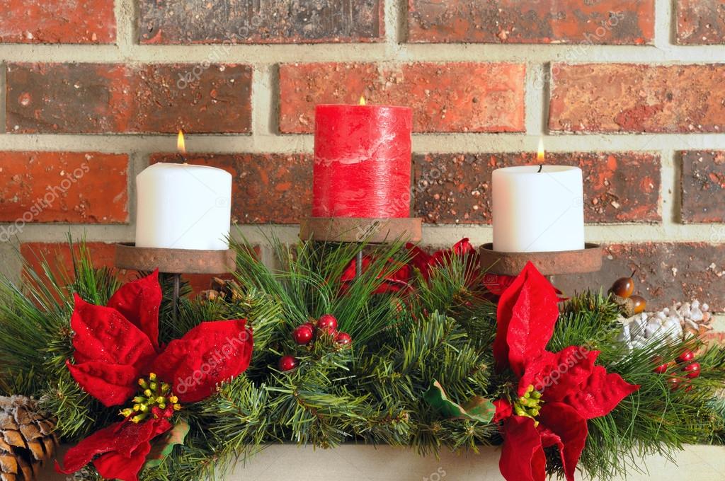Decoración de navidad de la chimenea — fotos de stock © ksponsler ...