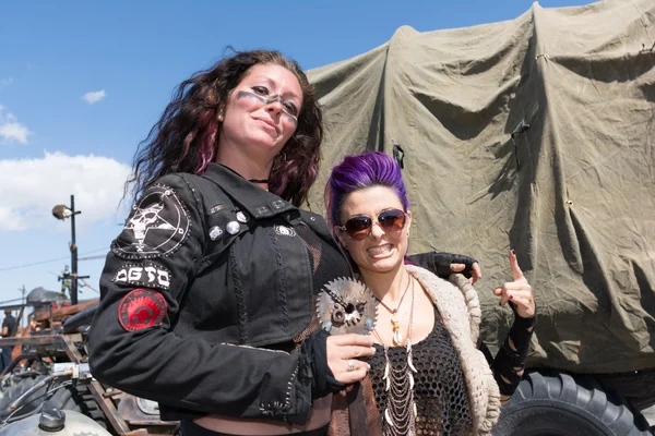 Post-apocalyptic survival costume girls