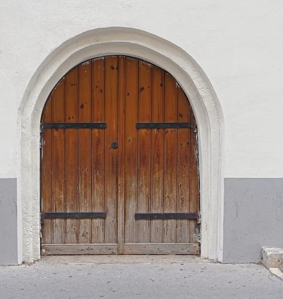 Arch wood door