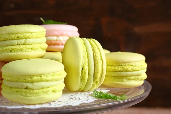 Two kinds of macaroon on  plate
