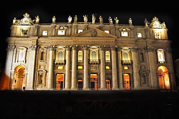 St. Peter\'s Basilica in Rome by night