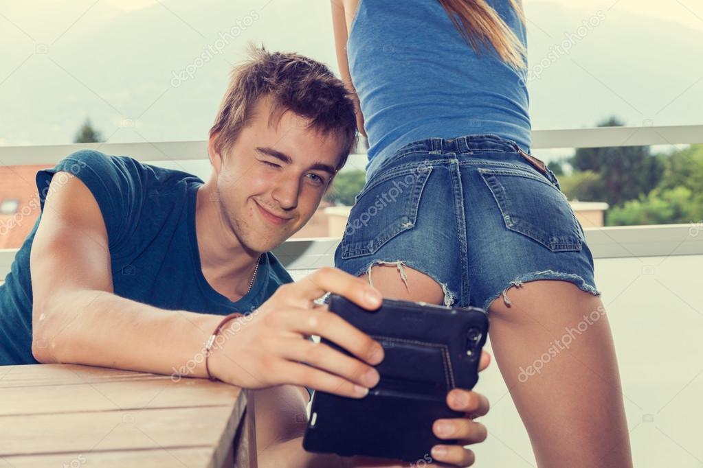 Teenage naked boy and girl pic selfies