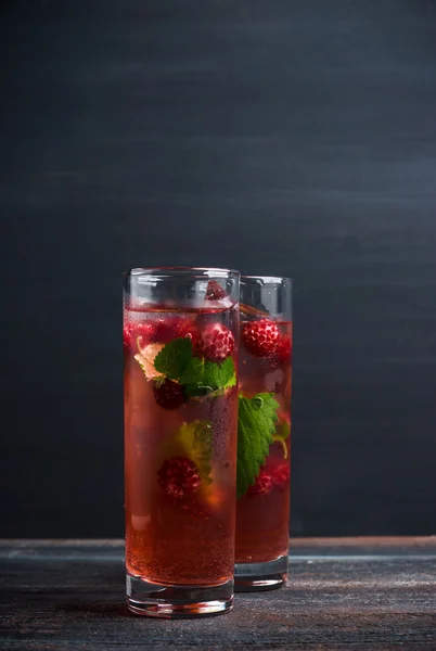 Raspberry cocktail with mint