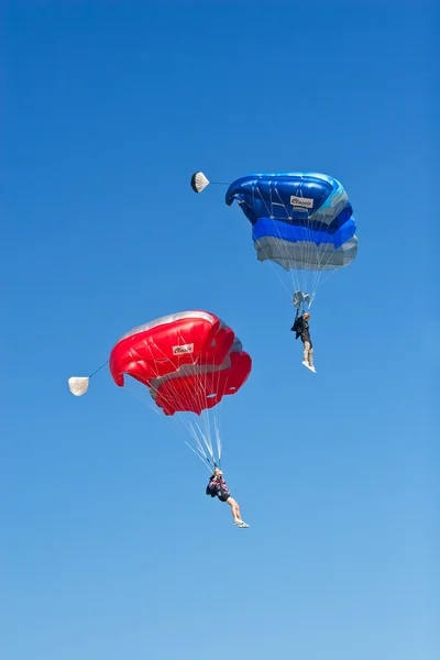 Two parachute