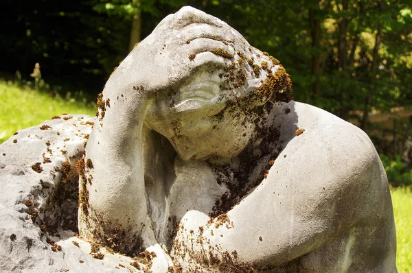 Thoughtful mourning women statue - Pandora