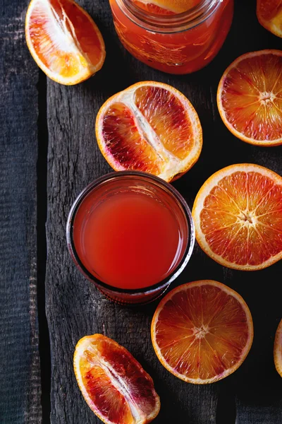 Blood oranges with juice