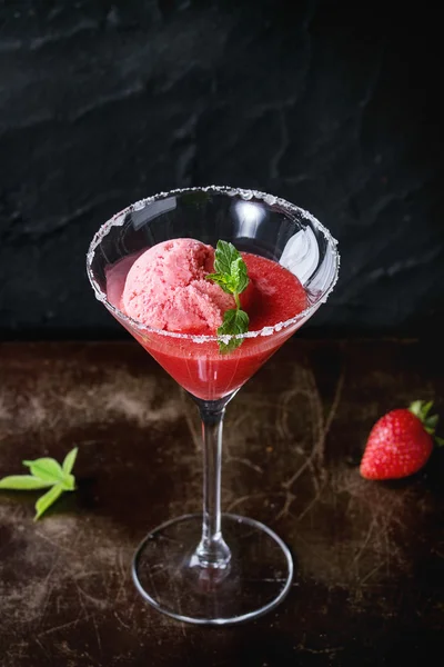 Strawberry sorbet with mint