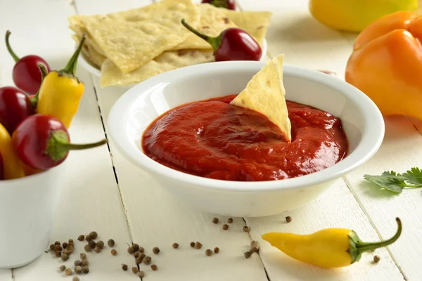 Roasted sweet pepper sauce with pita bread