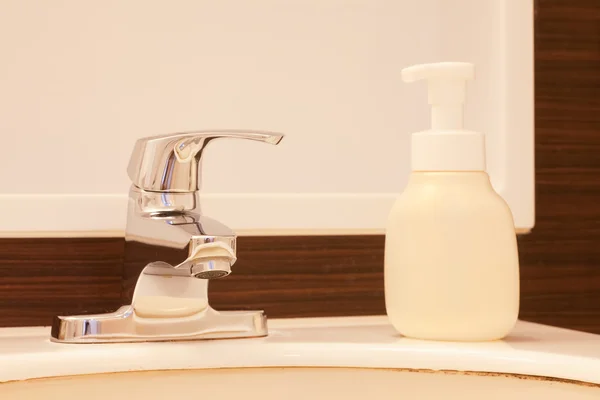Water tap and ceramic sink