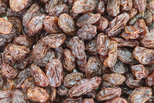 Dried raisins