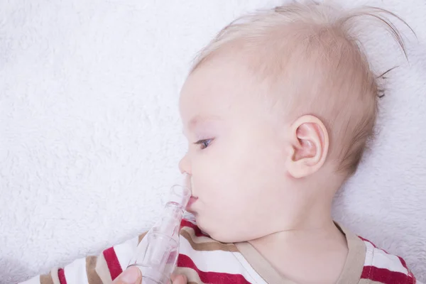 Mucus suction with nasal aspiration