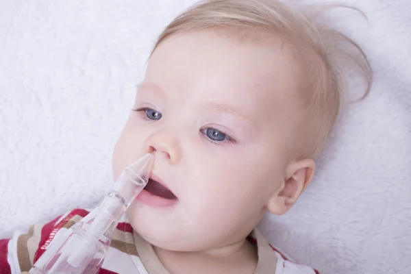 Mucus suction with nasal aspiration