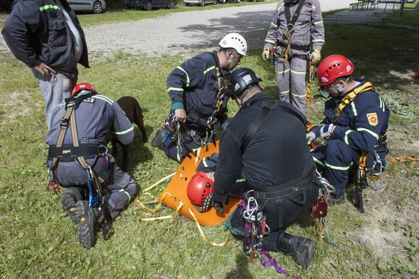 Training rescue people buried in the rubble of buildings, member JOZ Brno City Police