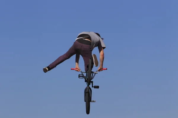 Sportif sur velo BMX